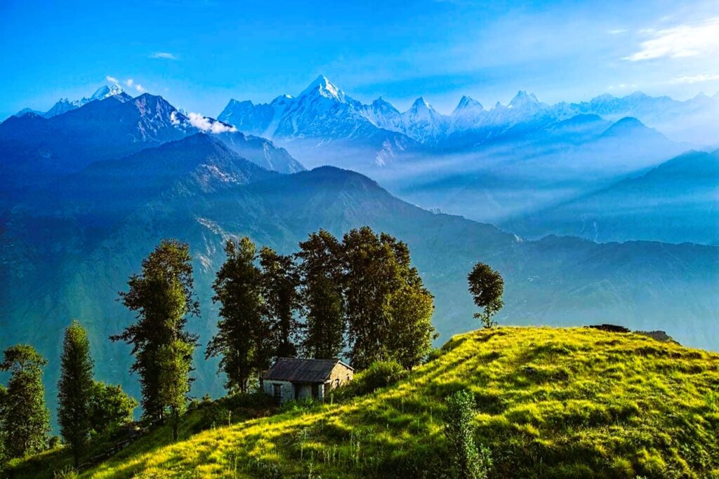 Himalayan Serenity Trail: Binsar - Munsiyari - Kausani - Nainital Tour Package